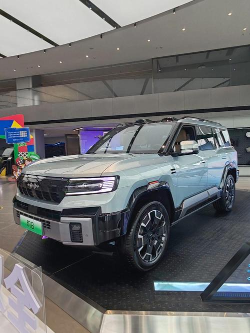 重庆18比亚迪方程豹硬派越野的爆款，英菲尼迪35周年与你共成长